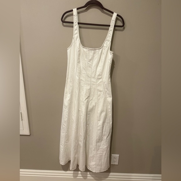 Petal & Pup Una Midi Dress in white - Picture 9 of 14